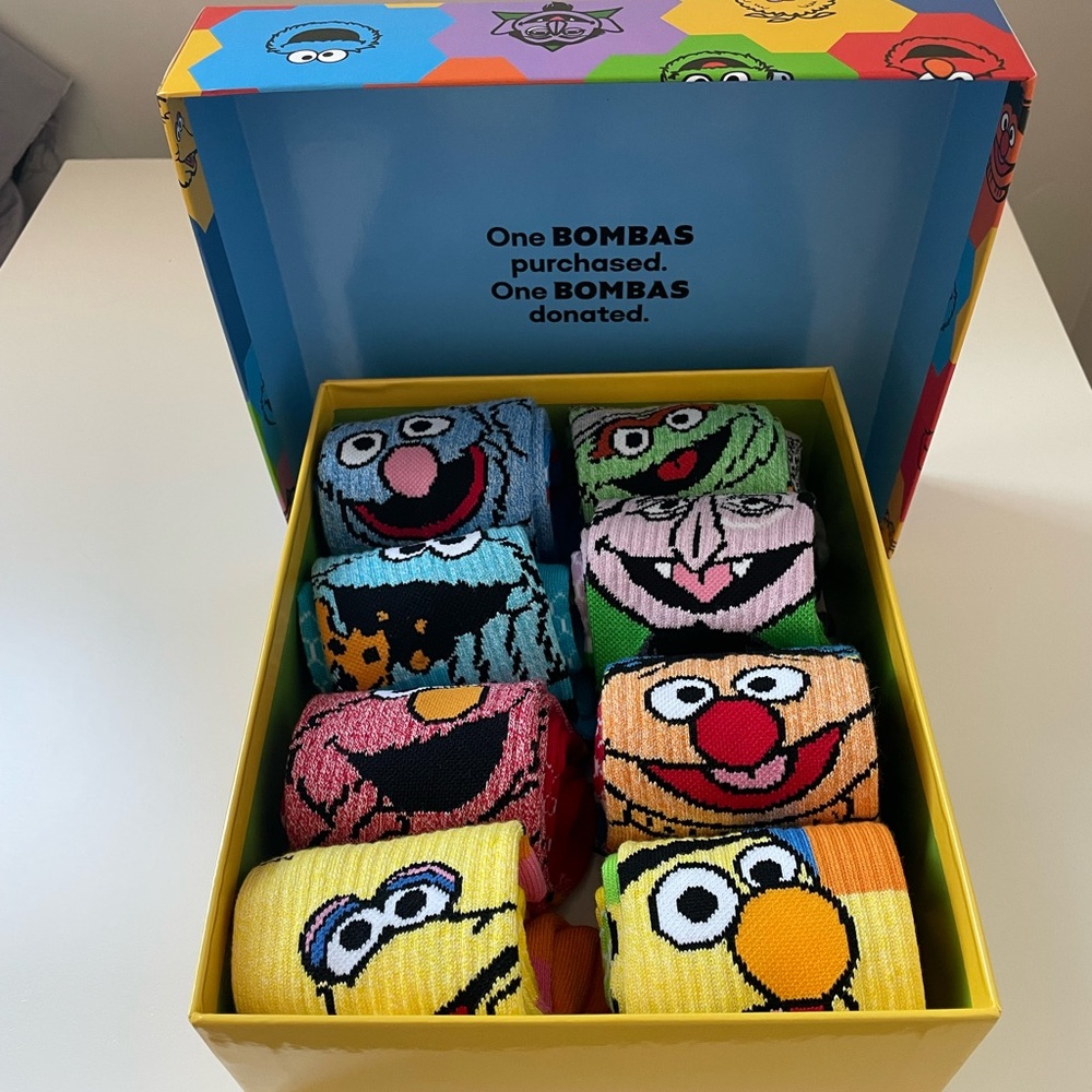 Bombas Sesame Street  Socks Youth Size Small 
8 pairs NIB